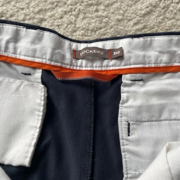 Men's 32x32 Dockers D3 Navy Pants *Preowned* worn 2 or 3 times - Picture 5 of 8